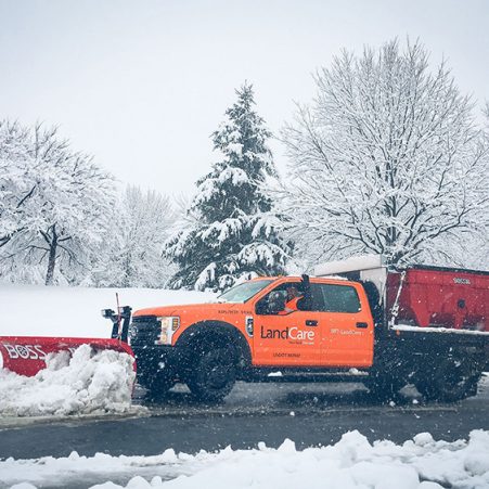 truck in snow_clear path_3